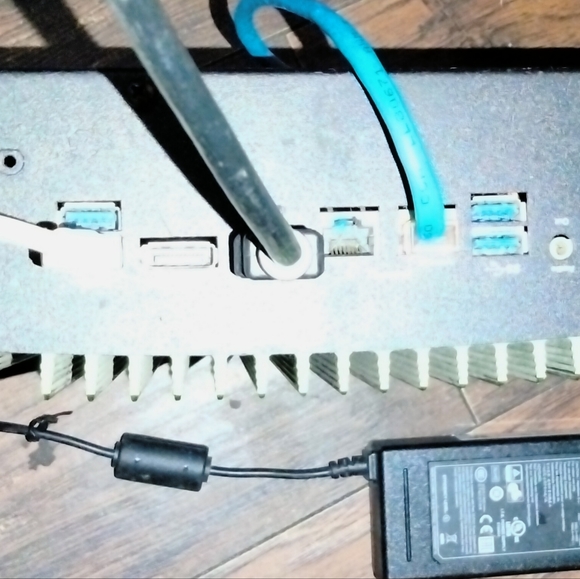 NCR 1657 N3000 Server - Picture 7 of 11